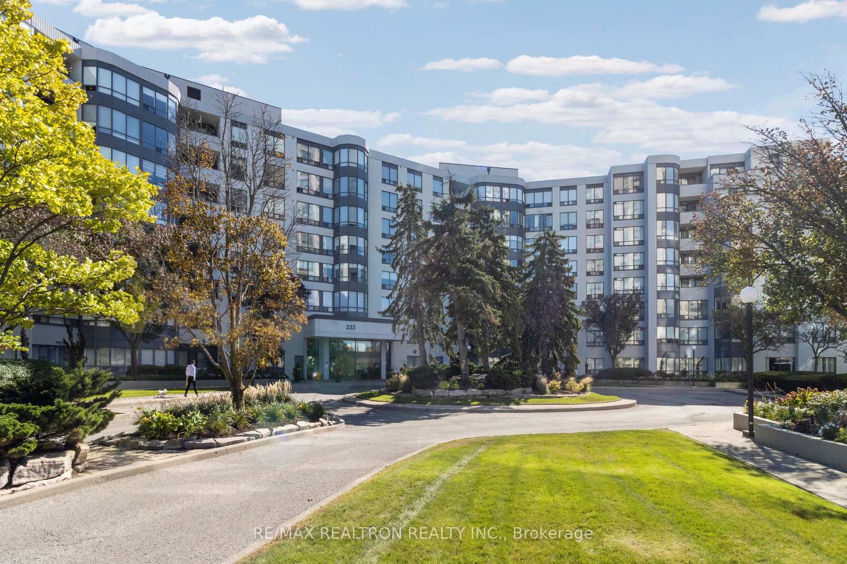 307 - 333 Clark Avenue W, Yorkhill, Vaughan photo number 2 307 - 333 Clark Avenue W, Yorkhill, Vaughan photo number 2