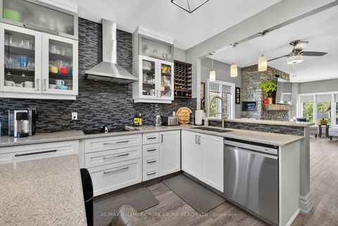 Photo 14 at 2 Hadley Court, Bayview Wellington, Aurora