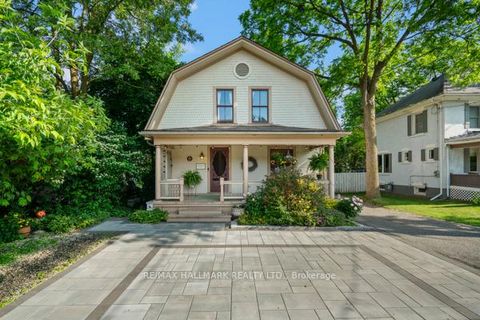 Photo 2 at 59 Centre Street W, Mill Pond, Richmond Hill