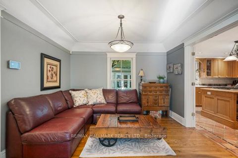 Photo 11 at 59 Centre Street W, Mill Pond, Richmond Hill Photo 11 at 59 Centre Street W, Mill Pond, Richmond Hill