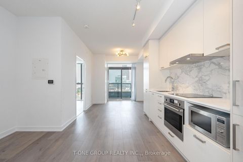 Photo 5 at 921 - 38 Honeycrisp Crescent, Vaughan Corporate Centre, Vaughan