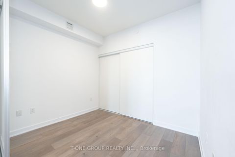 Photo 10 at 921 - 38 Honeycrisp Crescent, Vaughan Corporate Centre, Vaughan