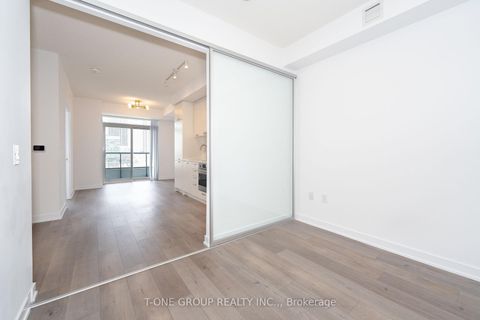 Photo 11 at 921 - 38 Honeycrisp Crescent, Vaughan Corporate Centre, Vaughan
