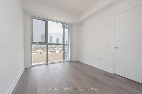 Photo 17 at 921 - 38 Honeycrisp Crescent, Vaughan Corporate Centre, Vaughan