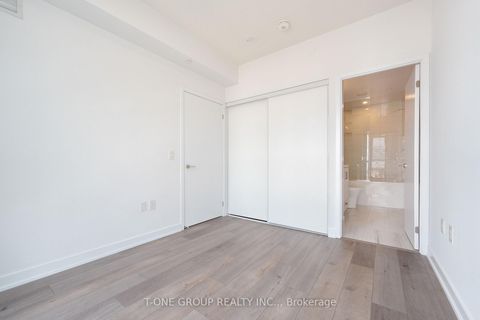 Photo 18 at 921 - 38 Honeycrisp Crescent, Vaughan Corporate Centre, Vaughan