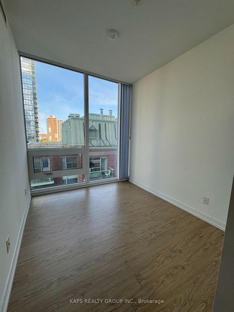 Photo 4 at 912 - 85 Wood Street, Yonge Corridor, Toronto Photo 4 at 912 - 85 Wood Street, Yonge Corridor, Toronto