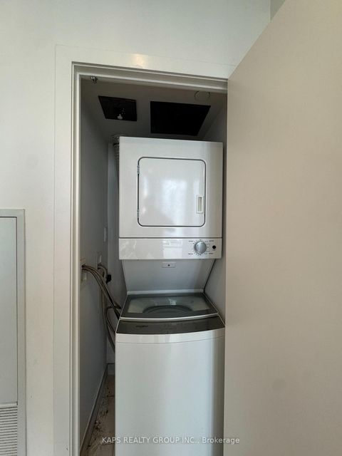 Photo 10 at 912 - 85 Wood Street, Yonge Corridor, Toronto Photo 10 at 912 - 85 Wood Street, Yonge Corridor, Toronto