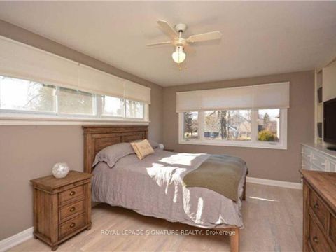 Photo 10 at 45 Crescent Road, CO Central, Oakville