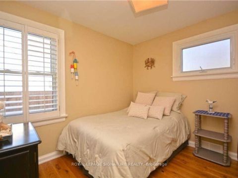 Photo 11 at 45 Crescent Road, CO Central, Oakville