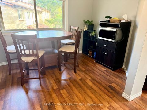 Photo 3 at 2 - 9 Meadow Lane, Ardagh, Barrie