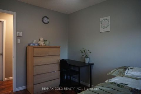 Photo 7 at 2 - 9 Meadow Lane, Ardagh, Barrie