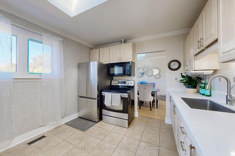 Photo 11 at 16 Frith Road, Jane Heights, Toronto