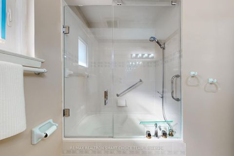 Photo 22 at 16 Frith Road, Jane Heights, Toronto