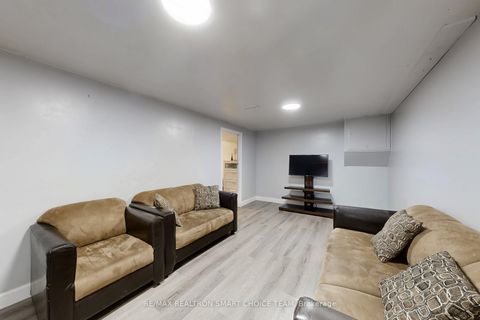 Photo 24 at 16 Frith Road, Jane Heights, Toronto