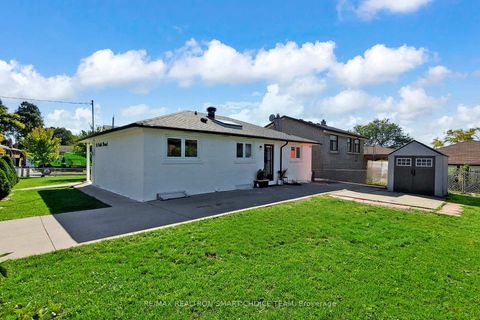 Photo 36 at 16 Frith Road, Jane Heights, Toronto