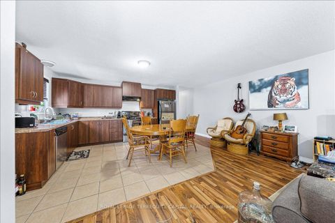 Photo 6 at 102 Henry Street, Wellington, Barrie