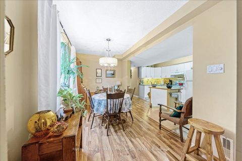 Photo 33 at 102 Henry Street, Wellington, Barrie