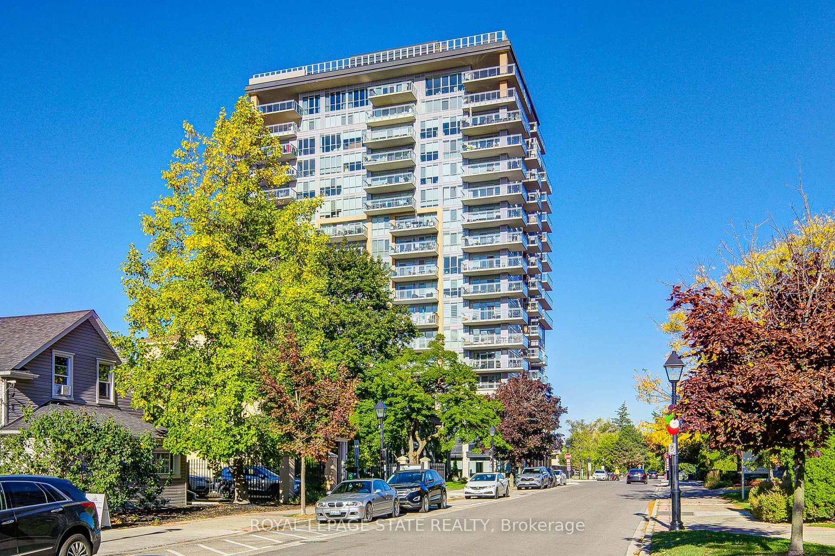 1006 - 2025 Maria Street, Brant, Burlington by Loree Meneguzzi Real Estate 1006 - 2025 Maria Street, Brant, Burlington
