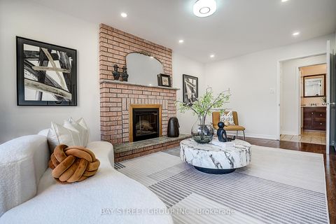 Photo 11 at 334 Goldhawk Trail, Milliken, Toronto