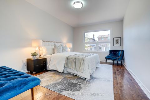 Photo 12 at 334 Goldhawk Trail, Milliken, Toronto