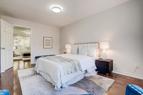 Photo 13 at 334 Goldhawk Trail, Milliken, Toronto