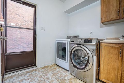 Photo 16 at 334 Goldhawk Trail, Milliken, Toronto