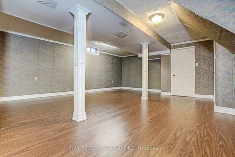 Photo 28 at 334 Goldhawk Trail, Milliken, Toronto