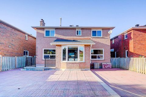 Photo 32 at 334 Goldhawk Trail, Milliken, Toronto