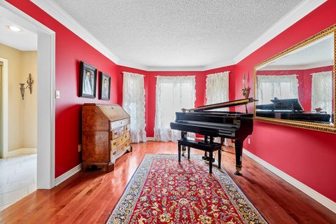 Photo 4 at 19 Mandolin Court, West Woodbridge, Vaughan