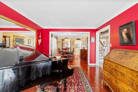 Photo 5 at 19 Mandolin Court, West Woodbridge, Vaughan