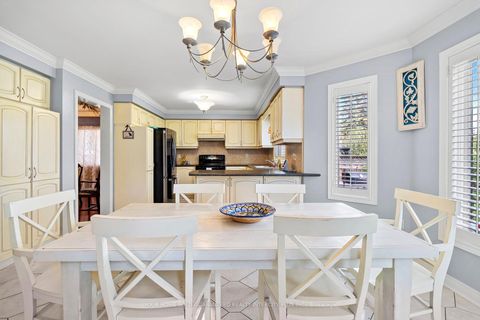 Photo 11 at 19 Mandolin Court, West Woodbridge, Vaughan