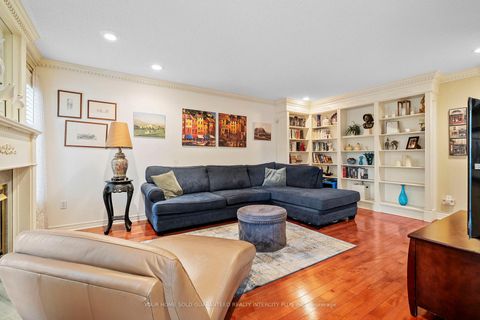 Photo 15 at 19 Mandolin Court, West Woodbridge, Vaughan