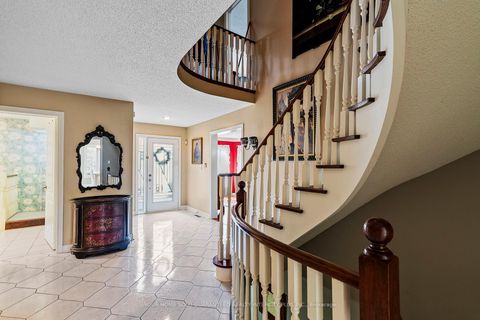 Photo 16 at 19 Mandolin Court, West Woodbridge, Vaughan