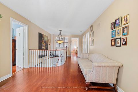 Photo 17 at 19 Mandolin Court, West Woodbridge, Vaughan