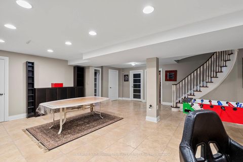 Photo 31 at 19 Mandolin Court, West Woodbridge, Vaughan