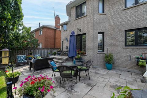 Photo 36 at 19 Mandolin Court, West Woodbridge, Vaughan