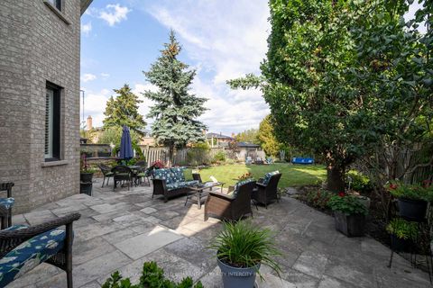 Photo 38 at 19 Mandolin Court, West Woodbridge, Vaughan