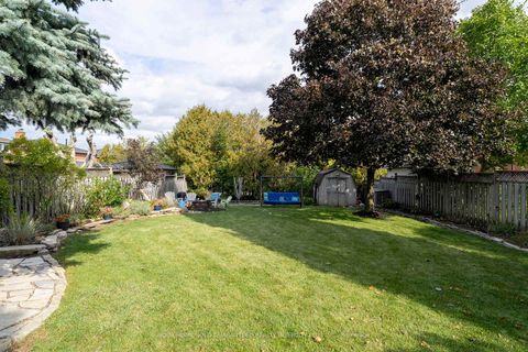 Photo 41 at 19 Mandolin Court, West Woodbridge, Vaughan