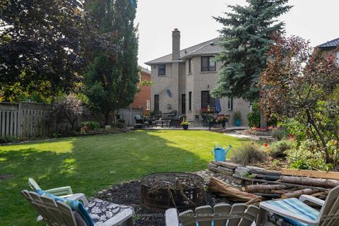 Photo 42 at 19 Mandolin Court, West Woodbridge, Vaughan