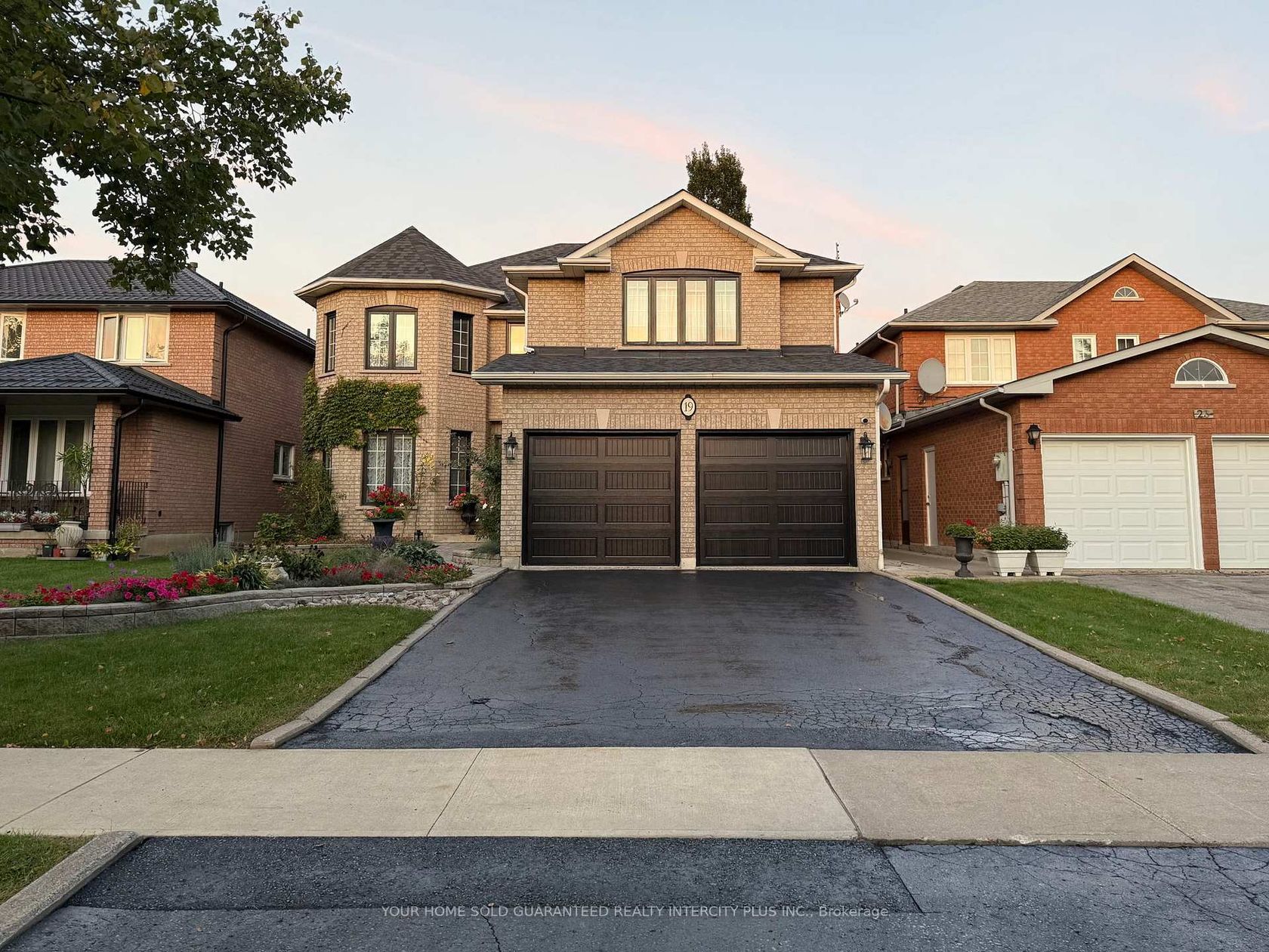 19 Mandolin Court, West Woodbridge, Vaughan 