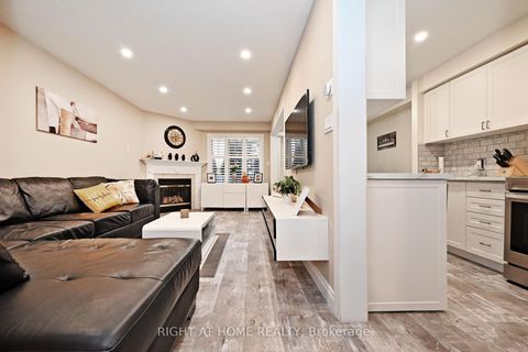 Photo 7 at 73 Bloomgate Crescent, Oak Ridges, Richmond Hill