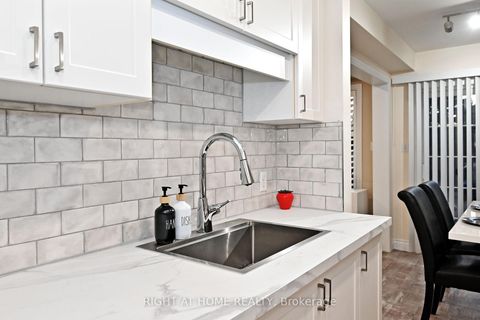 Photo 21 at 73 Bloomgate Crescent, Oak Ridges, Richmond Hill