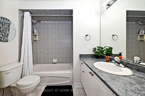 Photo 39 at 73 Bloomgate Crescent, Oak Ridges, Richmond Hill