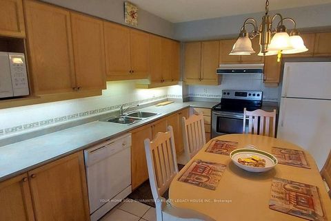 Photo 8 at 502 - 2500 Rutherford Road, Maple, Vaughan