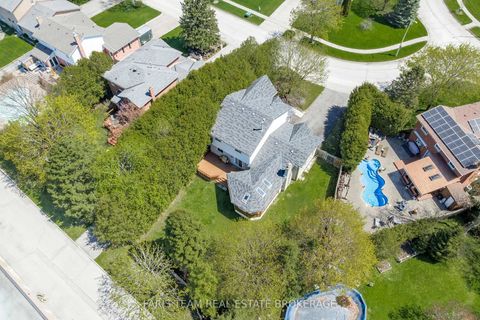 Photo 2 at 2 Heritage Road, Cookstown, Innisfil