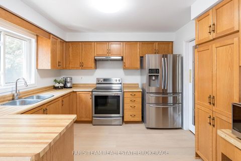 Photo 5 at 2 Heritage Road, Cookstown, Innisfil