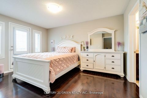 Photo 18 at 24 - 2614 Dashwood Drive, WT West Oak Trails, Oakville