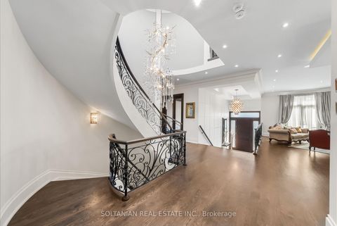 Photo 3 at 352 Patricia Avenue, Newtonbrook West, Toronto