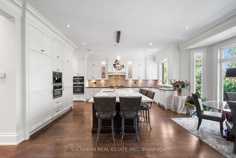 Photo 12 at 352 Patricia Avenue, Newtonbrook West, Toronto