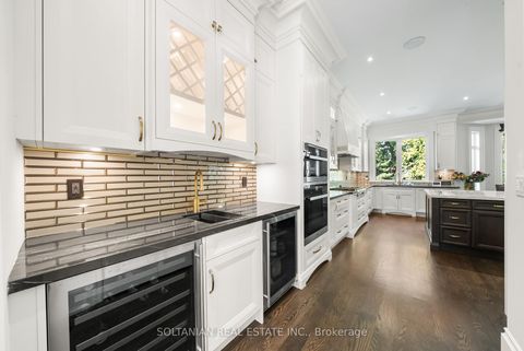 Photo 14 at 352 Patricia Avenue, Newtonbrook West, Toronto